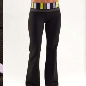 Lululemon Groove Low Rise Flare Pant W/ Multi Coloured Waist Band